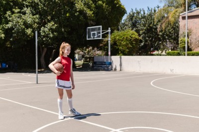 Mladá basketbalistka