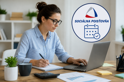 Živnostník pracuje pri notebooku